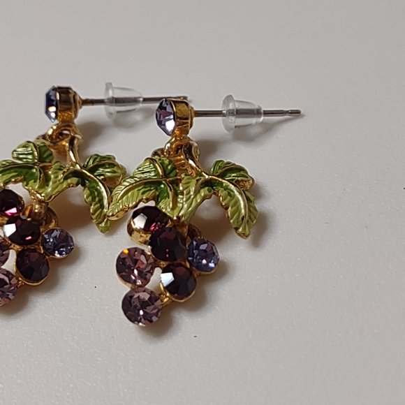 Cute Purple Grapes And Leaves Earrings - Picture 4 of 14